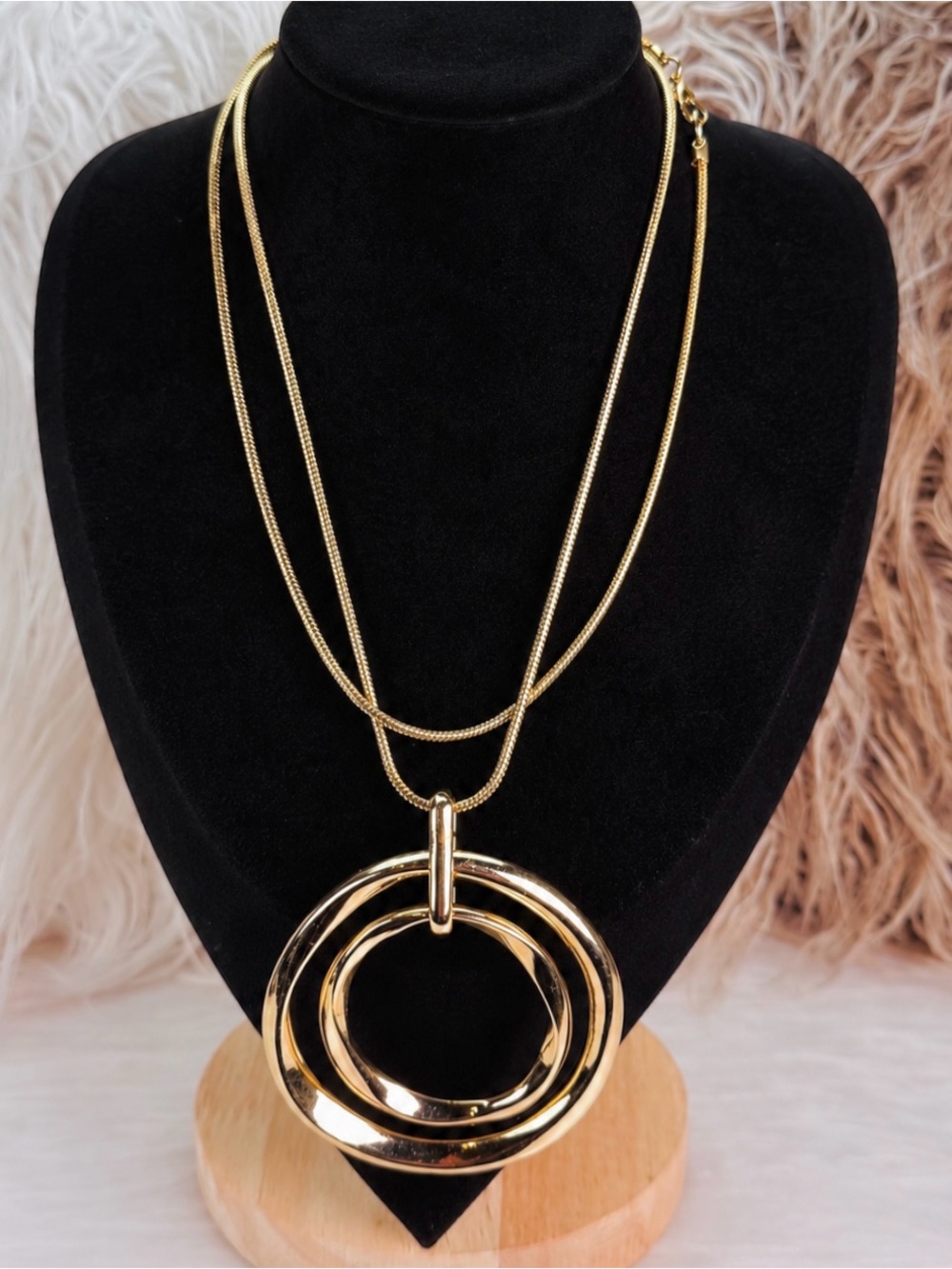 Vintage large goldtone circle pendant long chain necklace